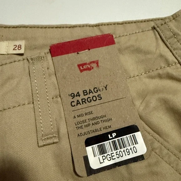 NWT Levi's Women's '94 Baggy Cargo Pants Beige Sz 28x30 Cotton A47070016 - Picture 5 of 12